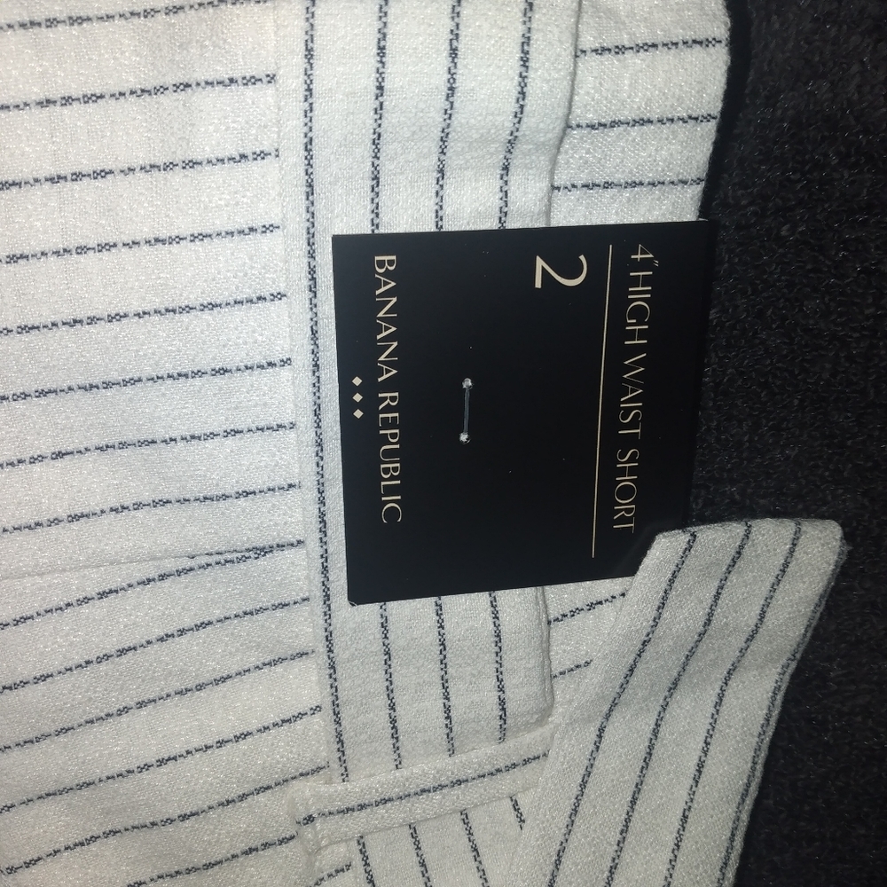 BANANA REPUBLIC SHORT - Picture 16 of 16